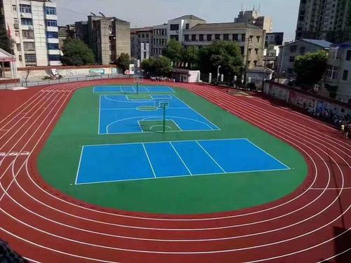 学校操场塑胶跑道开裂了怎么办